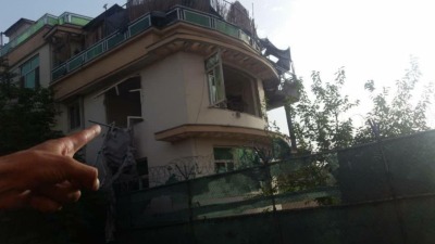 صور متداولة للمنزل الذي قتل فيه أيمن الظواهري في حي شيربور في ⁧العاصمة الأفغانية كابل (تويتر)