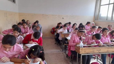 داخل إحدى الصفوف الدراسية لمدرسة في مناطق النظام في سوريا (وزارة التربية)