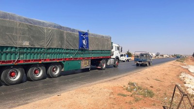 قافلة مساعدات أممية تدخل عبر خطوط التماس في إدلب (منسقو الاستجابة)