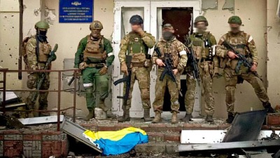مرتزقة تابعين لمنظمة "فاغنر" في أوكرانيا (EAST2WEST NEWS)