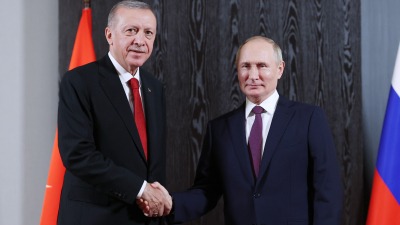 الرئيس الروسي فلاديمير بوتين والرئيس التركي رجب طيب أردوغان في سمرقند (الأناضول)