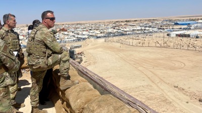 زيارة الجنرال في القوات الأميركية مايكل إريك كوريلا لمخيم الهول بالحسكة (التحالف الدولي)