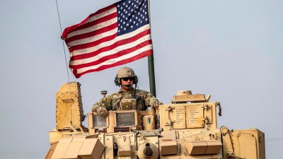 جندي في دورية أميركية بمدينة الجوادية السورية القريبة من الحدود مع تركيا- التاريخ: 17 كانون الأول 2020