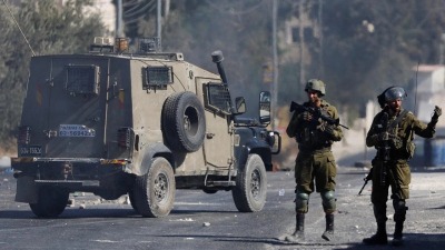 قوات من جيش الاحتلال الإسرائيلي خلال اشتباكات شرقي بيت لحم في الضفة - 30 أيلول 2022 (رويترز)