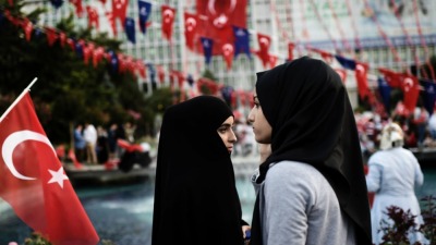 كيف غيّر الحجاب أكبر حزب معارض في تركيا؟