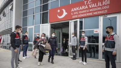 تركيا.. الهجرة التركية تتوعد بمحاسبة من سجل عنوانه في مكان لا يقيم فيه 