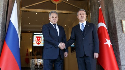 وزير الدفاع التركي خلوصي أكار ووزير الدفاع الروسي سيرغي شويغو