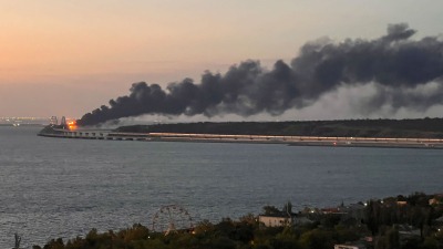 تفجير يستهدف جسر كيرتش الواصل بين روسيا وشبه جزيرة القرم