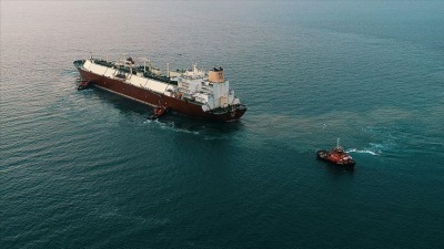 سفينة تنقب عن النفط والغاز في البحر المتوسط (الأناضول)