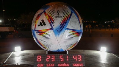 مجسم الكرة الرسمية لمونديال قطر 2022 - اسطنبول (الأناضول)