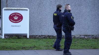 عنصرا أمن أمام محكمة دنماركية - GETTY