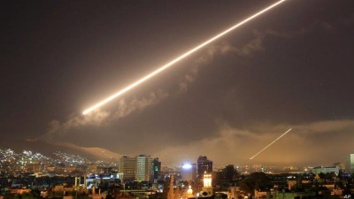 صورة أرشيفية لقصف إسرائيلي على محيط العاصمة السورية دمشق - AFP