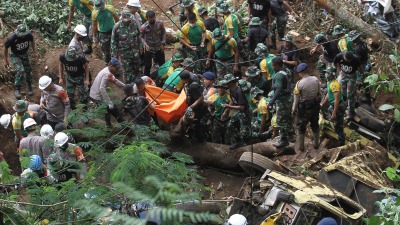 زلزال إندونيسيا: 162 قتيلا ومئات المصابين في جزيرة جاوة