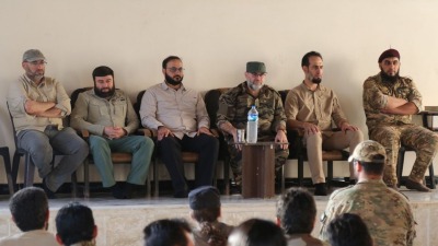 قياديون وأعضاء من "مجلس الشورى" في الفيلق الثالث في أحد المعسكرات بريف حلب الشمالي- 7 من آب 2022 (الفيلق الثالث/ تويتر)