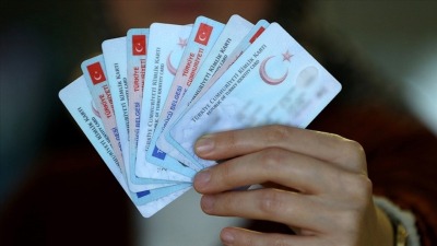 بطاقة الهوية الشخصية وبطاقة رخصة القيادة التركيتين (إنترنت)