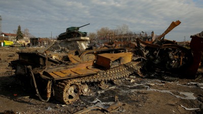 دبابات روسية مدمرة في أوكرانيا ـ رويترز