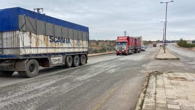 شاحنة مساعدات (تلفزيون سوريا)
