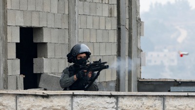 جندي إسرائيلي يطلق النار على جنازة في الضفة الغربية ـ رويترز