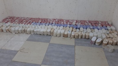 جانب من المخدرات التي ضبطها الجيش الأردني قرب الحدود السورية - 28 كانون الأول - (القيادة المسلحة الأردنية)