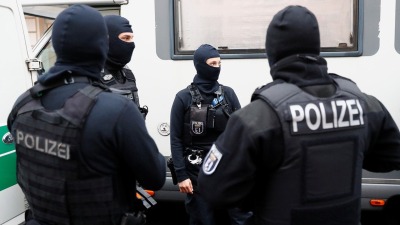 عناصر من الشرطة الألمانية - رويترز