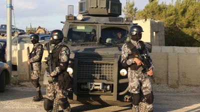 عناصر من الأمن الأردني في مدينة الكرك - AFP