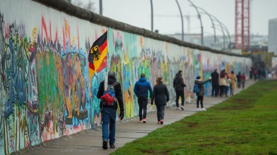 "جدار برلين" التاريخ المزيّف 2