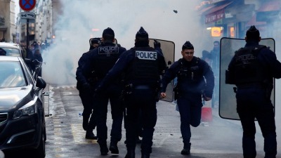 احتجاجات لأكراد وسط العاصمة الفرنسية باريس (رويترز)