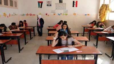 أثناء تقديم الطلاب لامتحانات التعليم الأساسي في سوريا (فيس بوك)