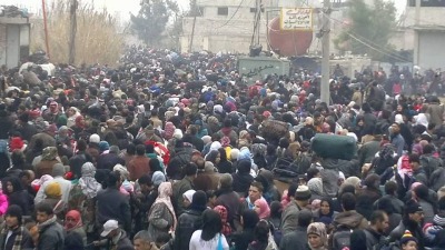 تجمع المدنيين في شارع علي الوحش - مجموعة العمل من أجل فلسطينيي سوريا