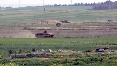 الصورة أرشيفية - دبابات إسرائيلية تتوغل في أراض زراعية جنوبي قطاع غزة (وسائل إعلام فلسطينية)