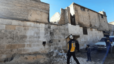 منزل تعرض للقصف في مدينة اعزاز - الدفاع المدني السوري