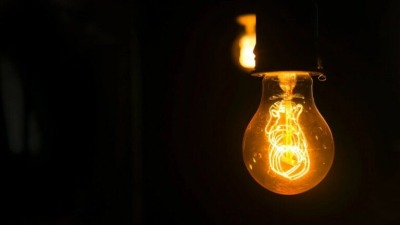 الامتحانات في سوريا مع انقطاع الكهرباء (إنترنت)