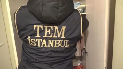 فرق مكافحة الإرهاب تفتش منازل المشتبه بهم في إسطنبول (وسائل إعلام تركية)