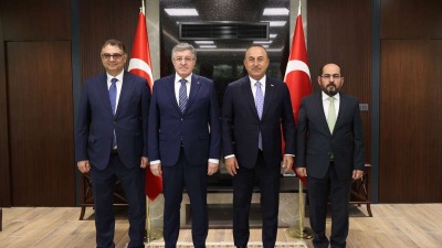 وزير الخارجية التركي مولود جاويش أوغلو في اجتماع سابق مع المعارضة السورية (إنترنت)