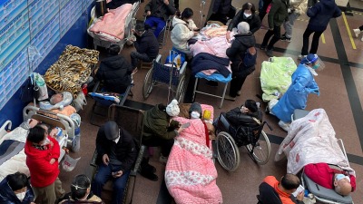 مصابو (كوفيد 19) داخل أحد المشافي في الصين (رويترز)