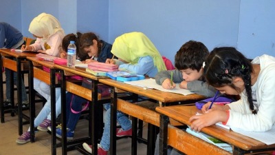 طلاب سوريون في المدارس التركية (وسائل إعلام تركية)