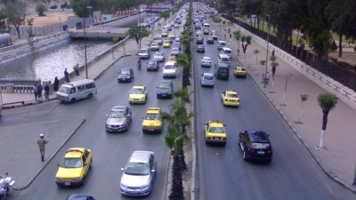 الأوتستراد الواصل إلى ساحة الأمويين وسط مدينة دمشق (فيس بوك)