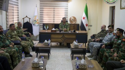 وزير الدفاع وعدد من القادة العسكريين في أحد المعسكرات التابعة للفيلق الثالث – 12 كانون الثاني 2023 (الحكومة السورية المؤقتة)