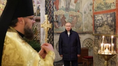 بوتين يستقبل 2023 وحيداً في كنيسة القياصرة!