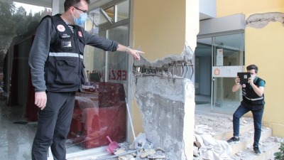 الأضرار في المباني جراء الزلزال (إنترنت)
