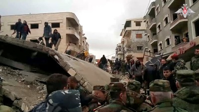 دمار عقب الزلزال في اللاذقية ـ رويترز