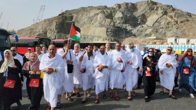 حجاج فلسطينيون لحظة وصولهم إلى مكة المكرمة (فيس بوك)