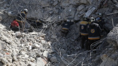 أعمال البحث والإنقاذ في مدينة جنديرس شمال غربي سوريا، 10 شباط 2023 (الدفاع المدني السوري)