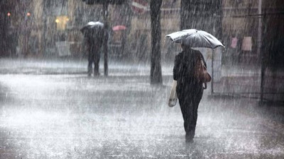 انخفاض درجات الحرارة في سوريا ترافق مع هطولات مطرية غزيرة وسرعة رياح عاتية (إنترنت)