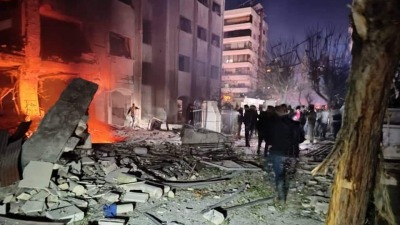 آثار القصف الإسرائيلي الذي استهدف حي كفرسوسة وسط العاصمة دمشق - 19 شباط 2023 (إنترنت)