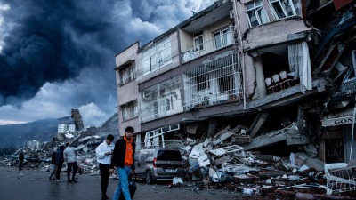بناء مدمر بفعل الزلزال في اسكندرون التركية - التاريخ 7 شباط 2023