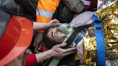 إنقاذ شابة بعد مرور 177 ساعة على وقوع الزلزال جنوبي تركيا الأسبوع الماضي
