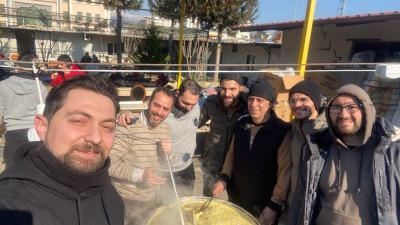 المتطوعون في قافلة المطاعم السورية (تلفزيون سوريا)