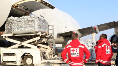 وصول المساعدات الإنسانية من الاتحاد الأوروبي على متن طائرة في مطار دمشق الدولي، في أعقاب الزلزال المدمر في سوريا ، 26 شباط / فبراير 2023