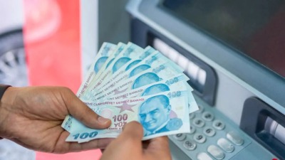أوراق نقدية من فئة المئة ليرة لتركية (وسائل إعلام تركية)